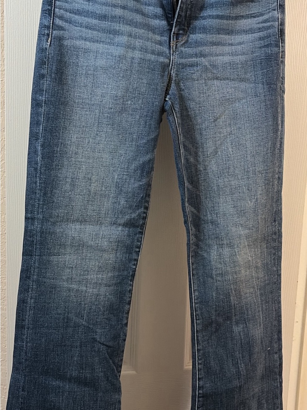 Buckle Women's Boot Cut Jeans in Blue Wash